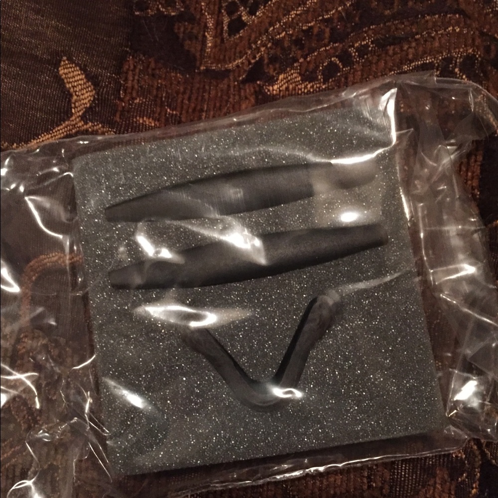 Oakley Nose Piece and Earsock - Picture 6 of 8